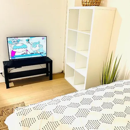 בית אירוח Private In A Tiny 4 Min Drive To Airport Cdg ,1 Private Bathroom Ideal For Families And Friends *