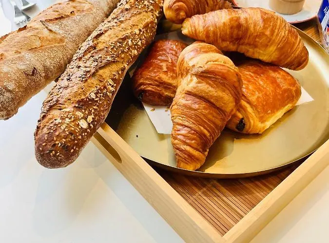 Private In A Tiny 4 Min Drive To Airport Cdg ,1 Private Bathroom Ideal For Families And Friends