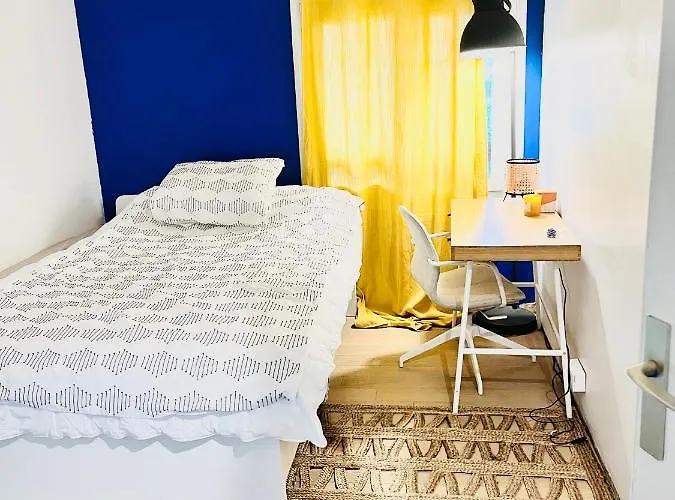 Alloggio in famiglia Private In A Tiny 4 Min Drive To Airport Cdg ,1 Private Bathroom Ideal For Families And Friends Roissy-en-France